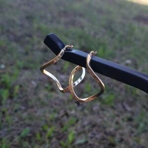 Vintage Pair of 1" 14K Gold Italy Stamped Teardrop Loop Earrings 4 Gram